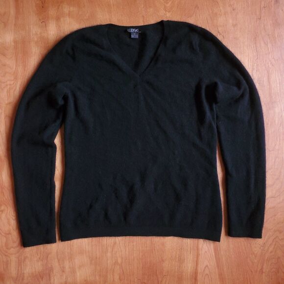 Prive Cashmere Sweater Size M Black V Neck Pullover 35" Bust Quiet Luxury Casual - Picture 3 of 8